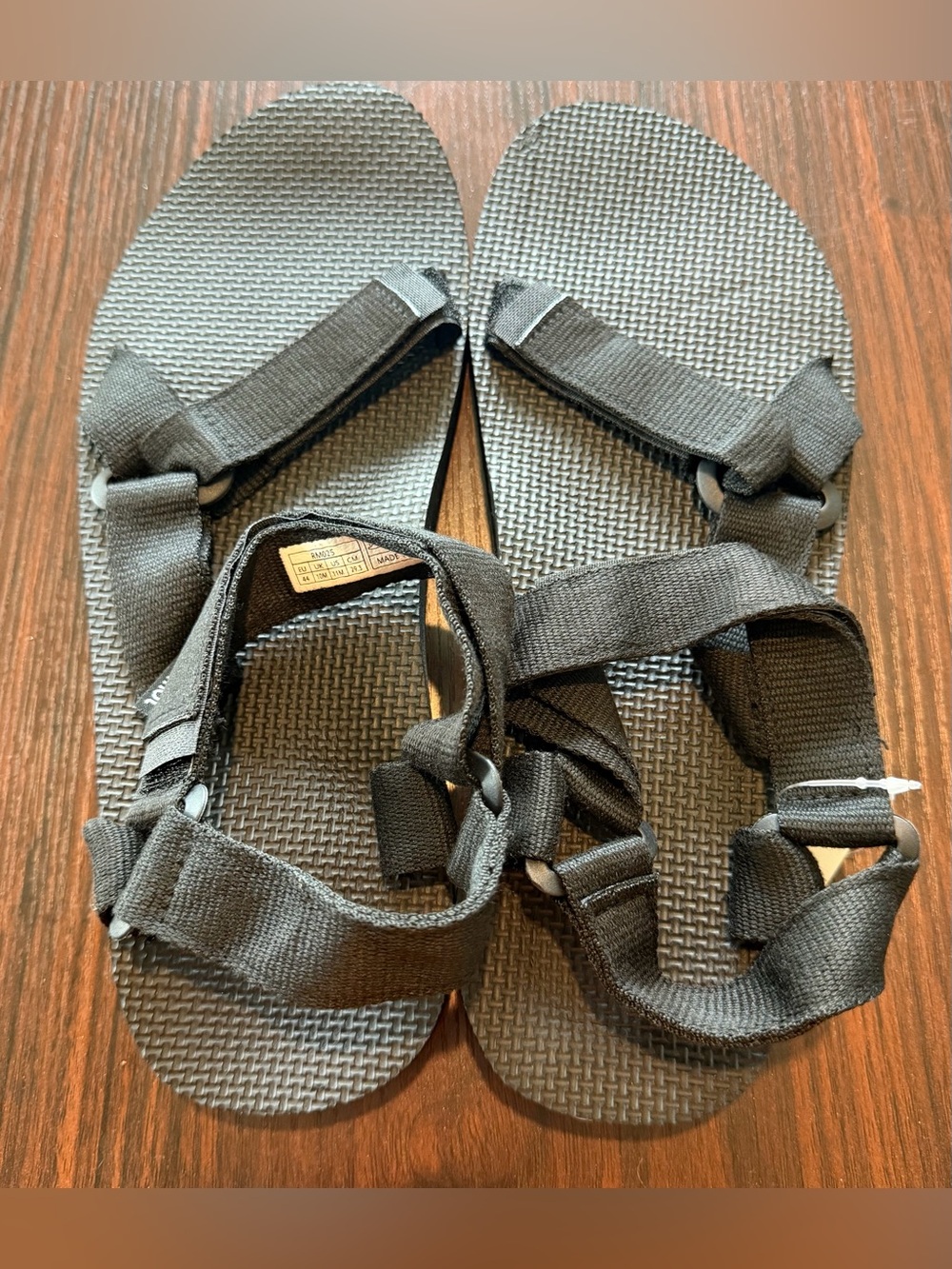 NWT Riemot Mens Black Hiking Sandals Sport Water Shoes Size 11